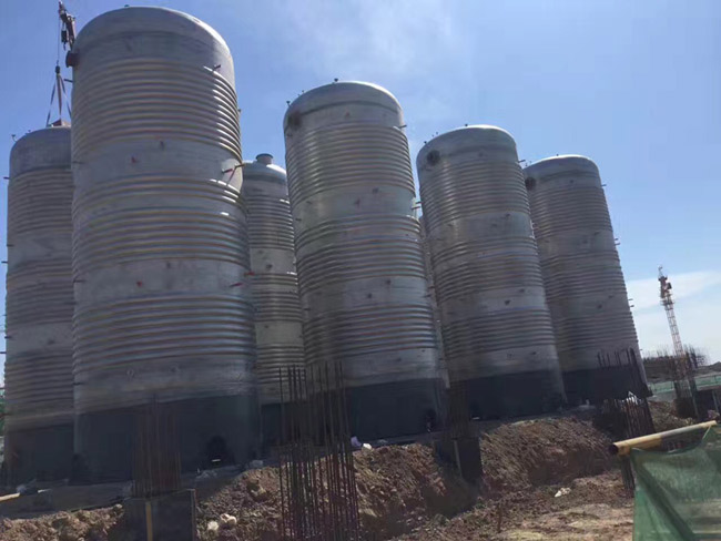 华荣制药325立方发酵罐现场